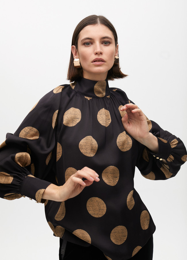 Shirt with puff sleeves and polka dot details