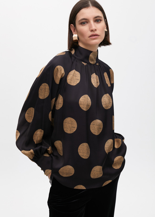 Shirt with puff sleeves and polka dot details