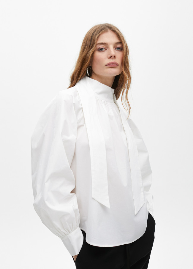 Poplin shirt with tied detail and puff sleeves