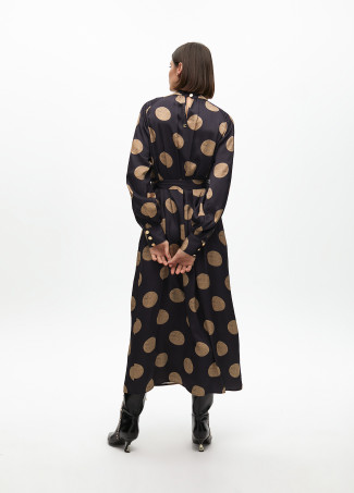 Ausgestelltes Kleid mit hohem Kragen und Punkten - Lola Casademunt