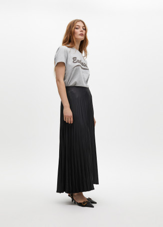 Pleated waxed-effect skirt