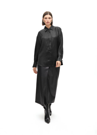 Camisa oversize efecto encerado