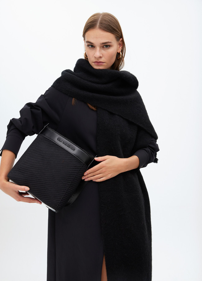 Borsa Hobo Combinata in Tessuto e Effetto Pelle