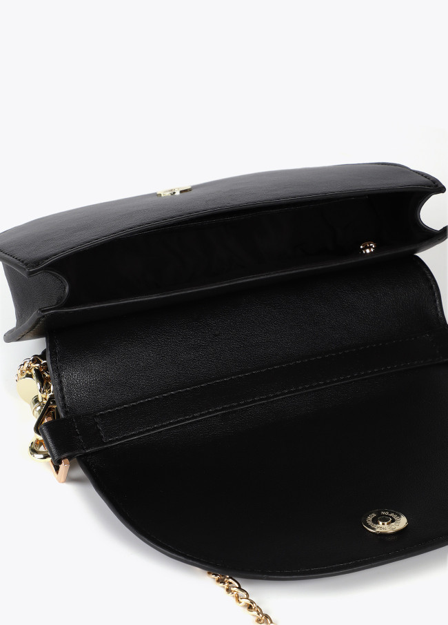 Bandolera media luna con solapa