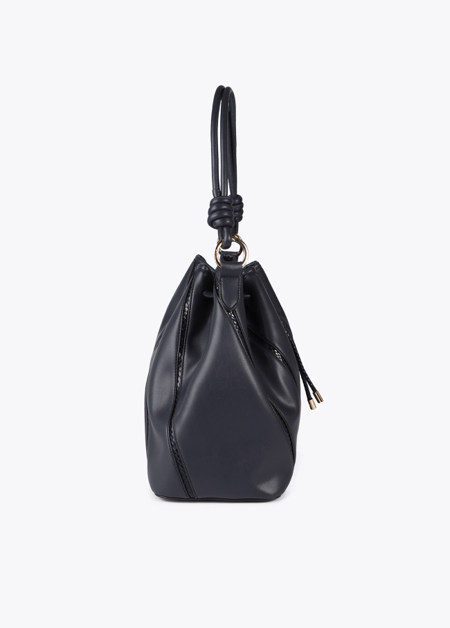 Bolso Judas con detalles efecto serpiente