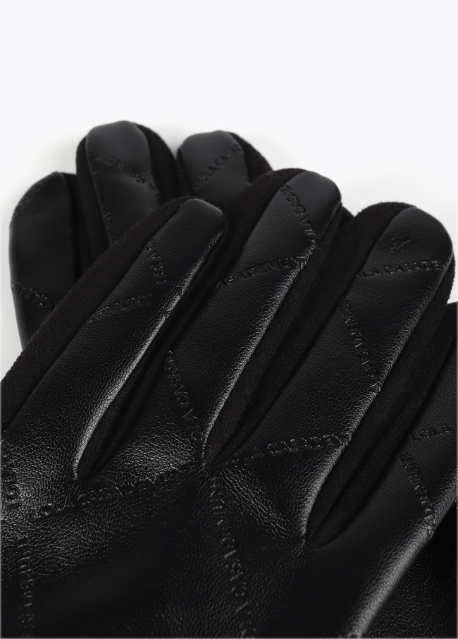 Guante logo cruzado en cuadricula