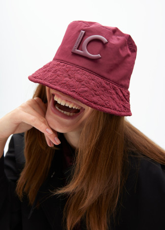 Sombrero tipo bucket logomanía