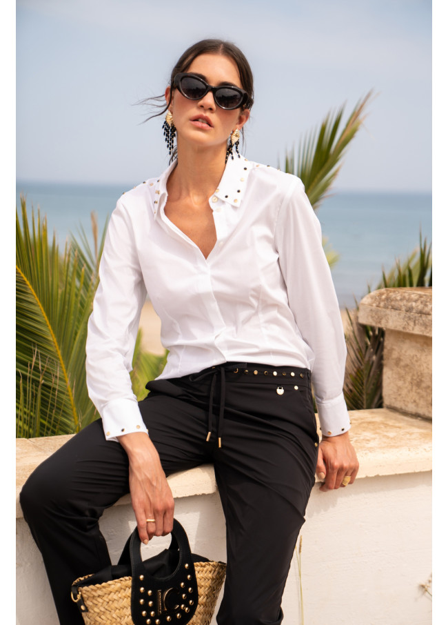 Jogger tecnico con dettagli borchiati