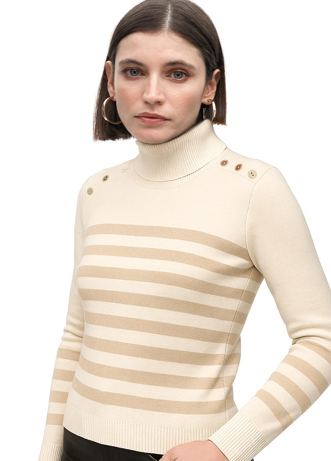 Jersey cuello alto rayas doradas con detalle...