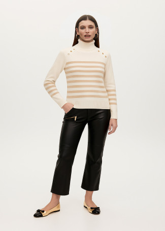 Jersey cuello alto rayas doradas con detalle botones