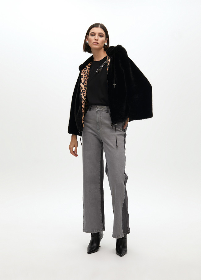 Manteau à capuche en fausse fourrure