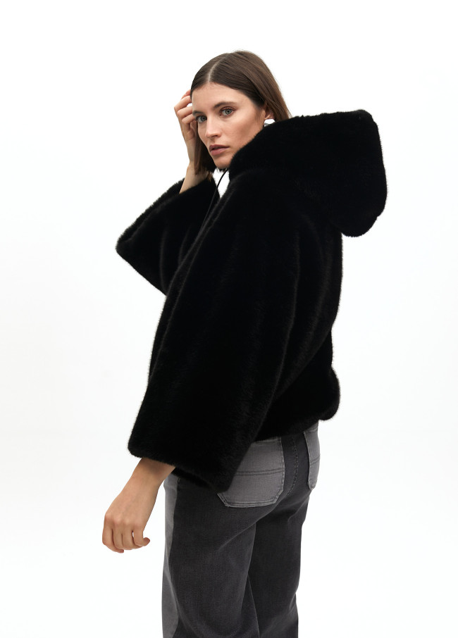 Fur coat hood