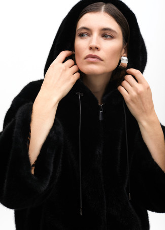 Fur coat hood