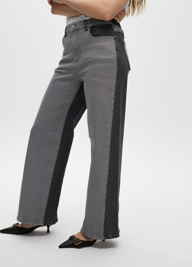 Wide-leg jeans with two-tone contrast details