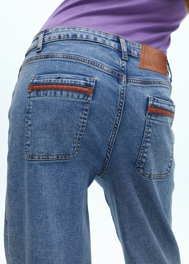 Pantalon Large à Détails Boutons
