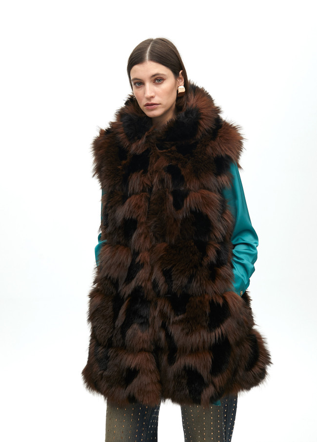 Long pile vest with interior print