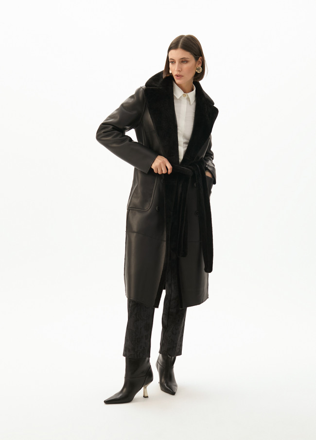 Cappotto lungo in piume nero