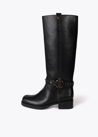 Knee-high boots with personalised strap and metallic details