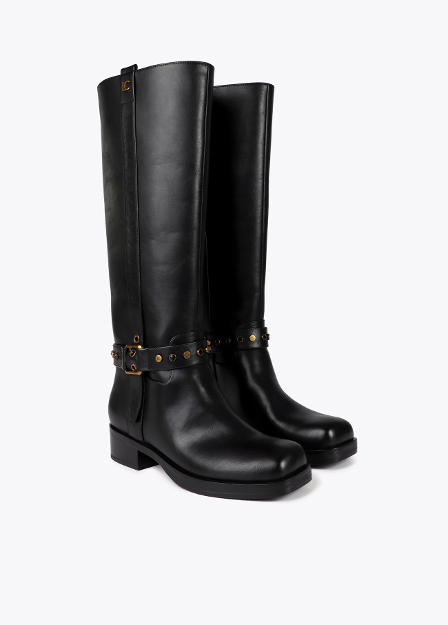 Knee-high boots with personalised strap and...