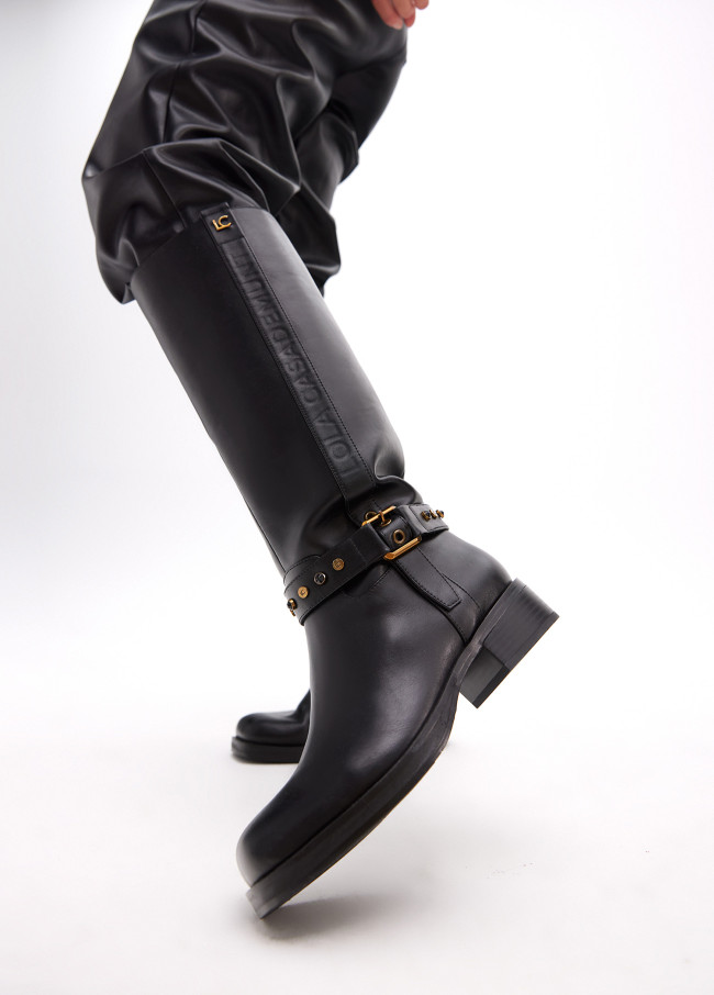 Knee-high boots with personalised strap and...