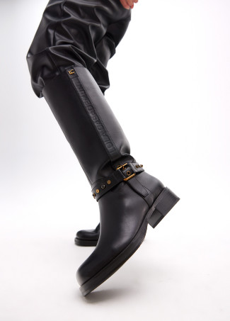 Knee-high boots with personalised strap and metallic details