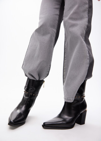 Stivaletto Cowboy con Tacco e Dettagli Metallici