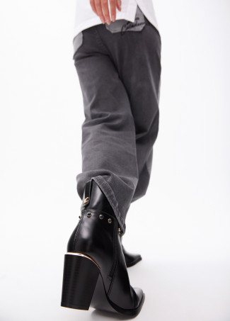 Stivaletto Cowboy con Tacco e Dettagli Metallici