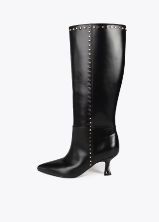 Hoher Stiefel mit Absatz und Nieten - Lola Casademunt