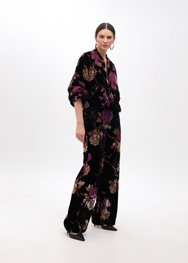 Calça Reta Devorê Veludo Floral