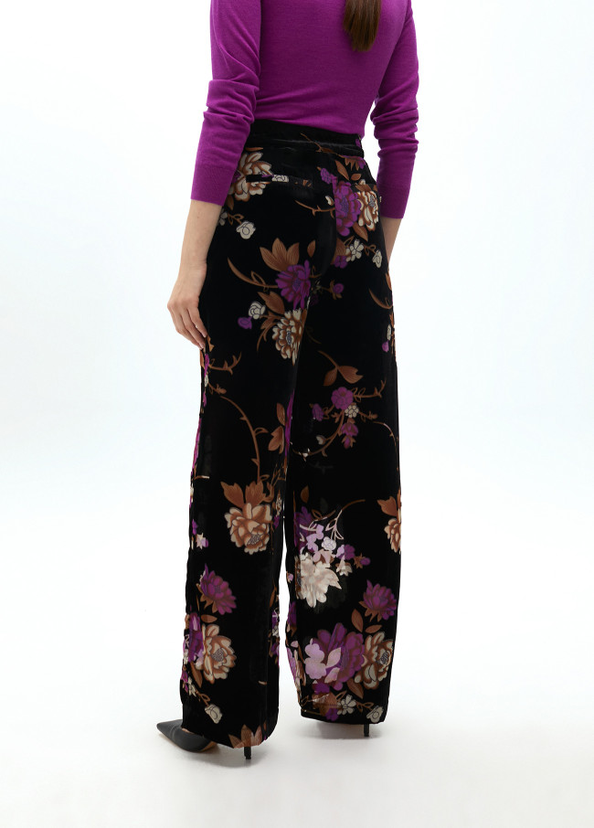 Pantalón de terciopelo estampado floral