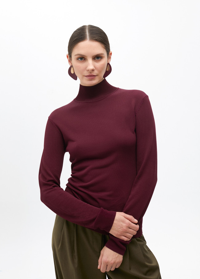 High neck sweater