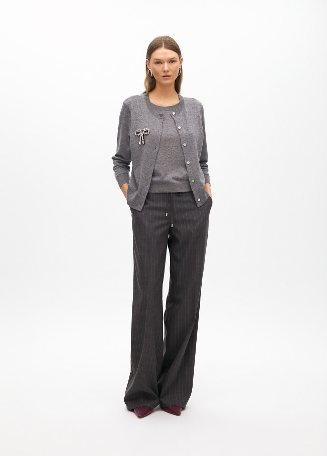 Cardigan efecto dos piezas con joya lazo