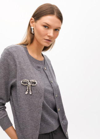 Cardigan efecto dos piezas con joya lazo