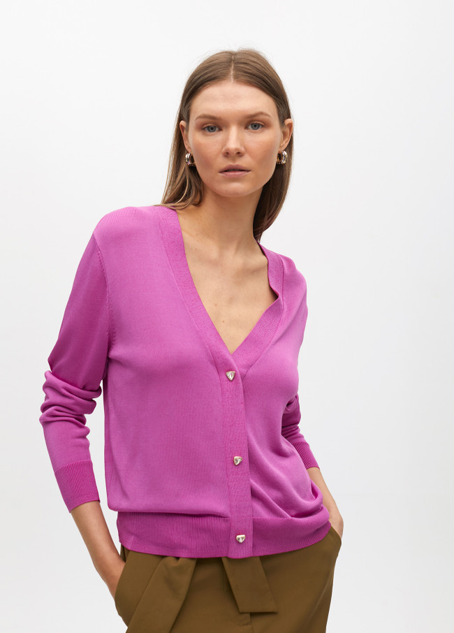 Cardigan cerrado con rib punto frío botones joya