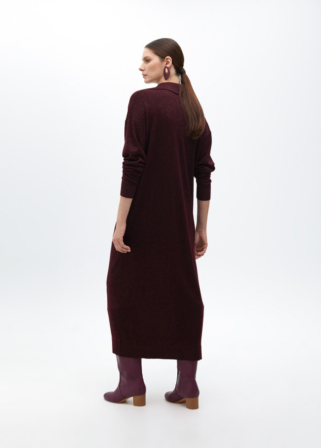 Abito dritto in maglia con colletto polo