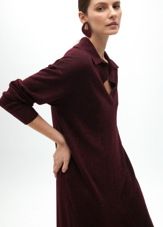 Abito dritto in maglia con colletto polo