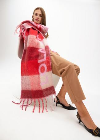 Karierter Schal mit großem Logo