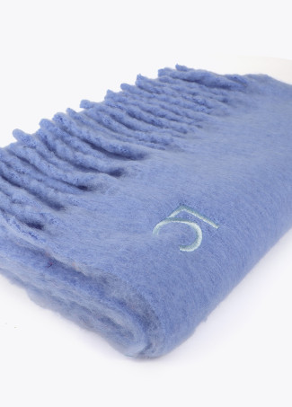 Bufanda lisa con flecos gruesos