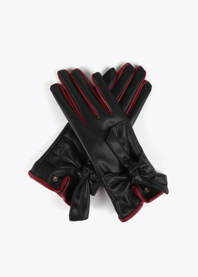 Faux leather gloves with bow