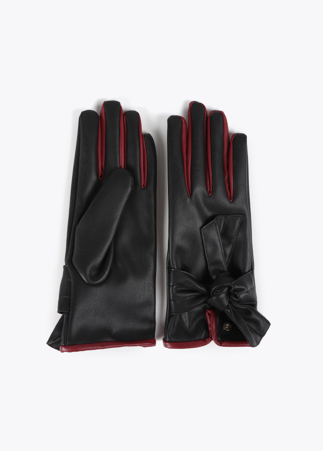 Faux leather gloves with bow