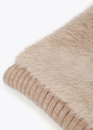 Bufanda de punto y tejido efecto pelo