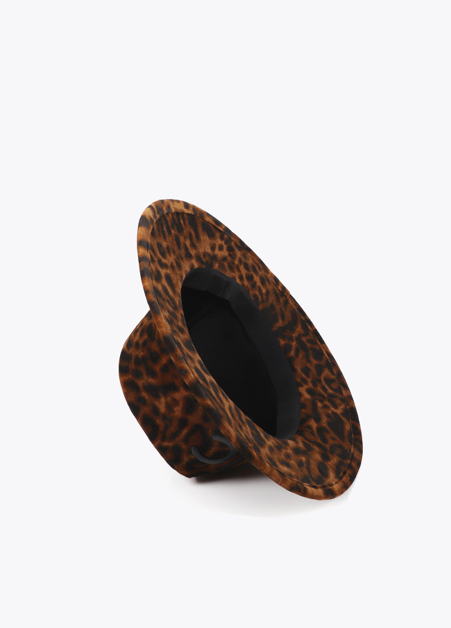 Chapéu com estampa animal