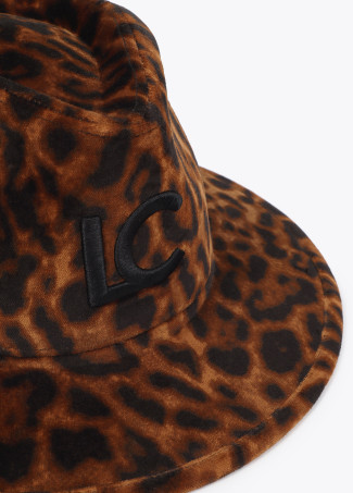 Chapéu com estampa animal