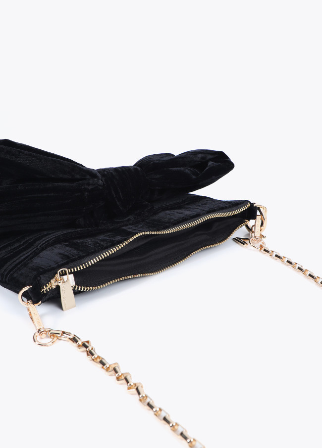 Clutch with front tie