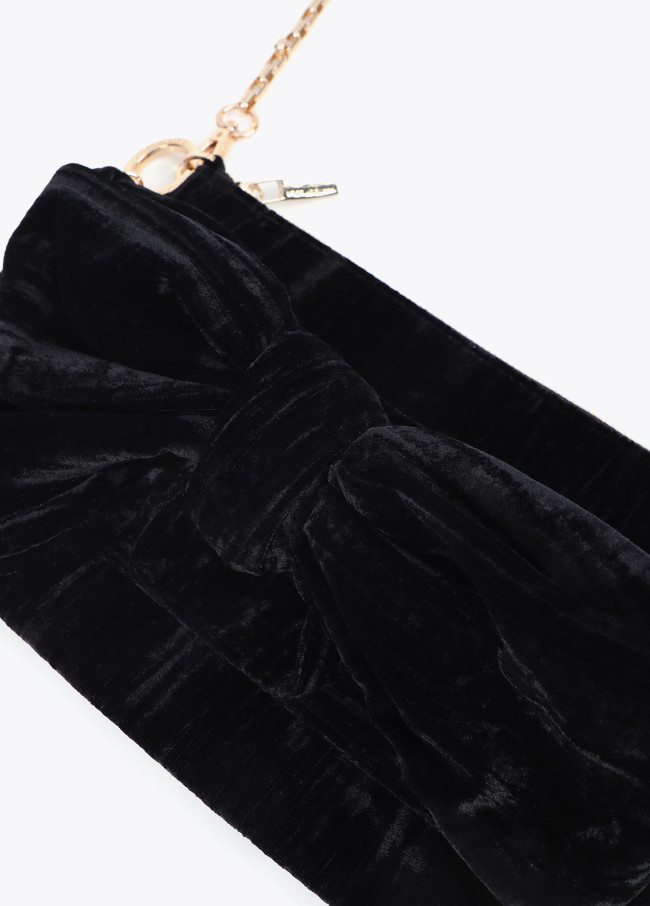 Clutch with front tie