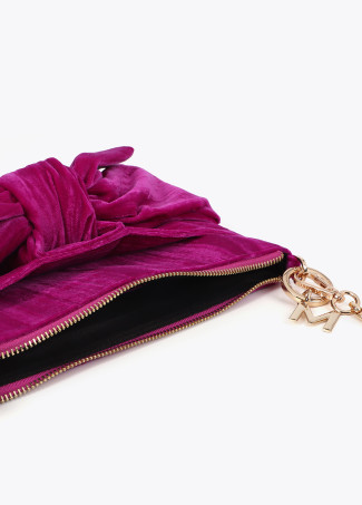 Clutch with front tie