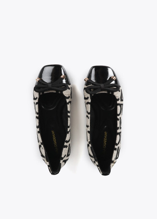 Ballet flats with round toe and front bow detail