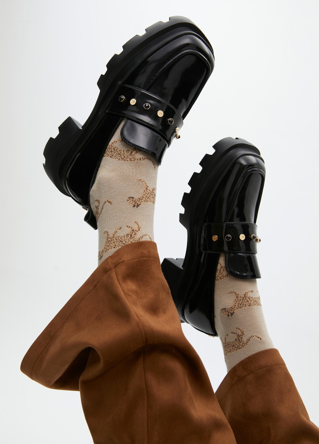 Loafers with square toe rivet details