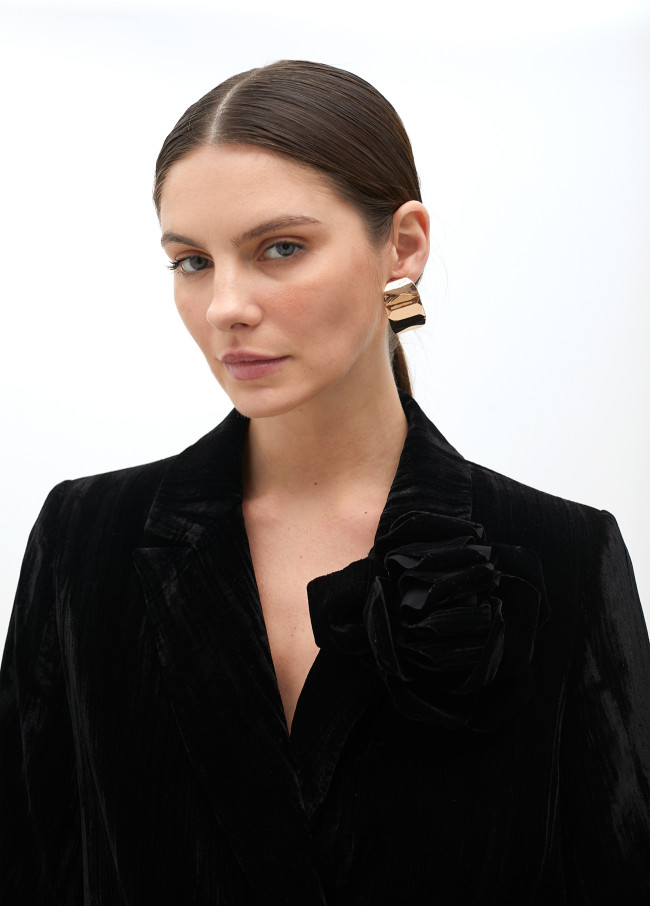 Americana velvet con flor en solapa