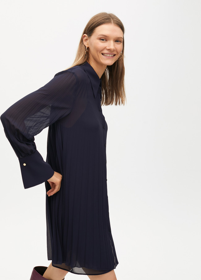 Robe courte plissée